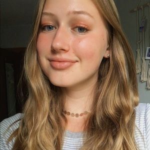 Meet your Posher, Eliza